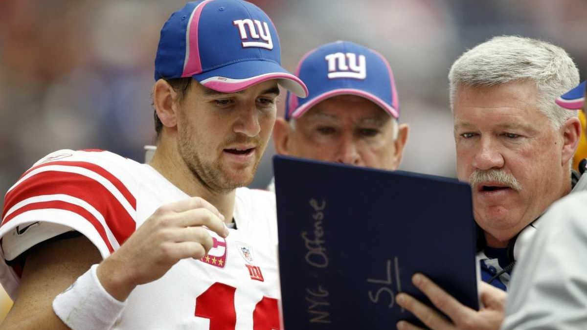 Manning, Giants' GM held a huddle