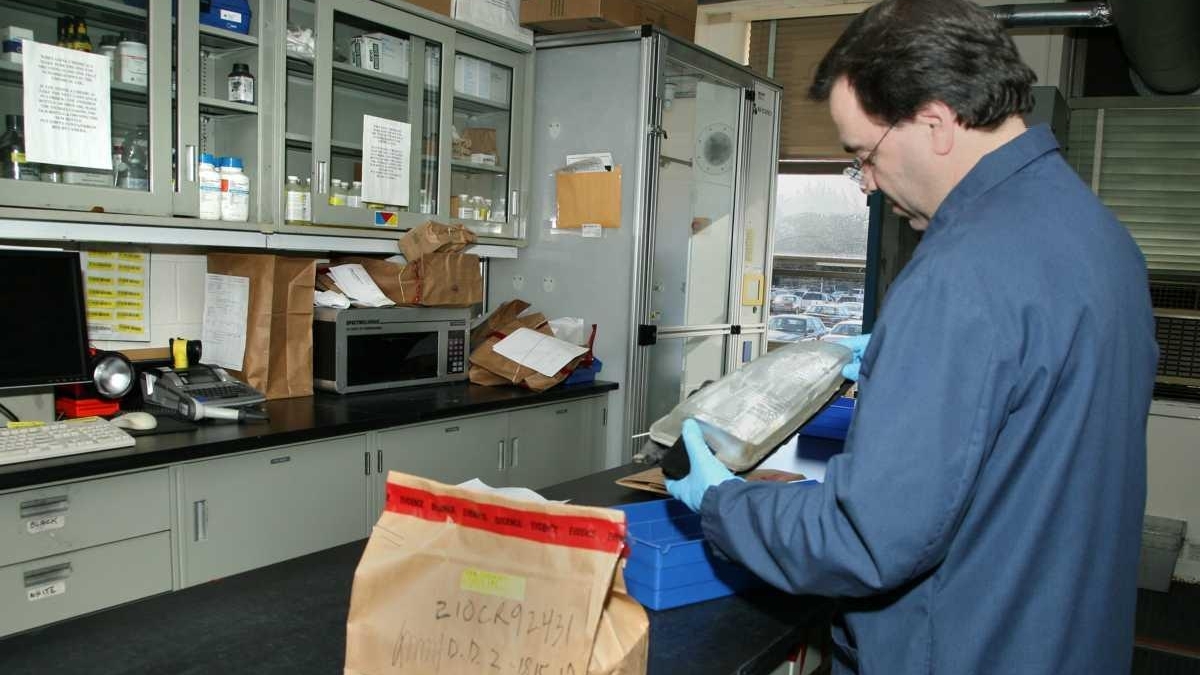 Nassau cops to drive evidence to Pa. lab - Newsday