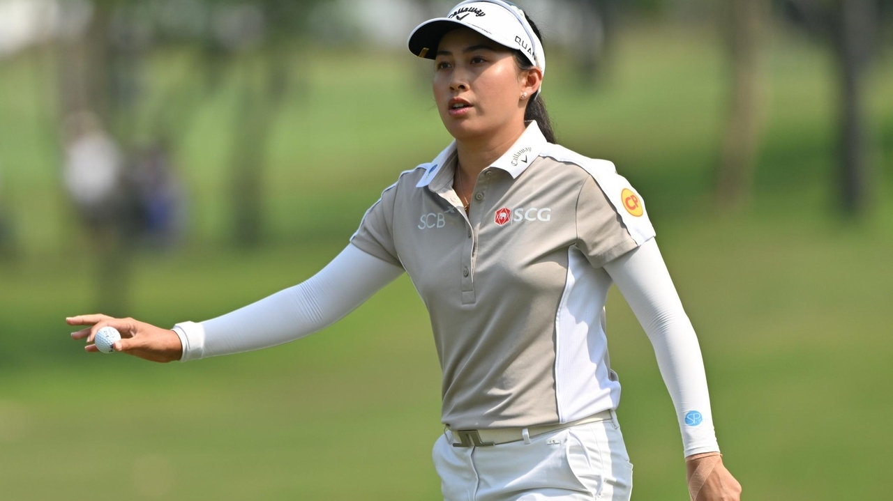 Top-ranked Jeeno Thitikul moves into contention at her home LPGA tournament  in Thailand - Newsday