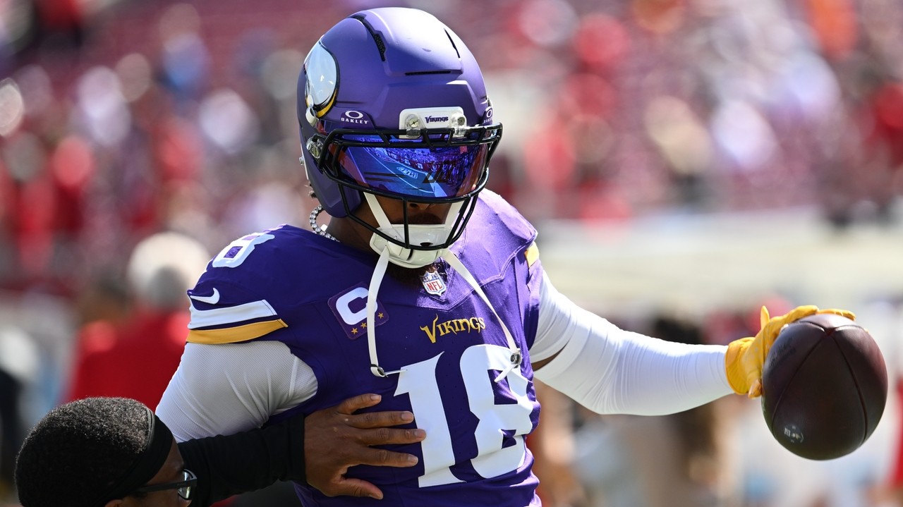 Vikings tight T.J. Hockenson leaves game vs. Saints with apparent head ...