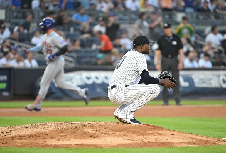 Mets look like a playoff team in Subway Series Game 1 rout of Yankees -  Newsday