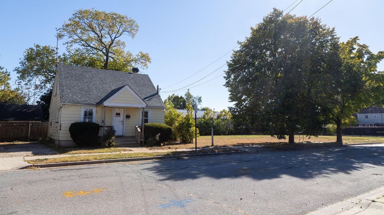 Hicksville housing development awarded tax breaks Newsday