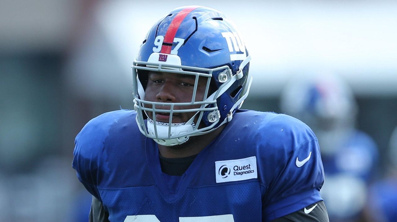 NY Giants star Dexter Lawrence somehow falls out of Top 5 in new DT rankings