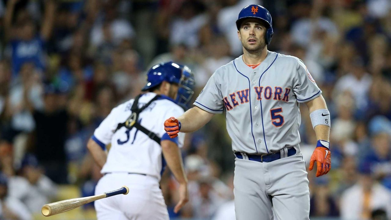 David Wright cradles infant son at Mets-Dodgers game