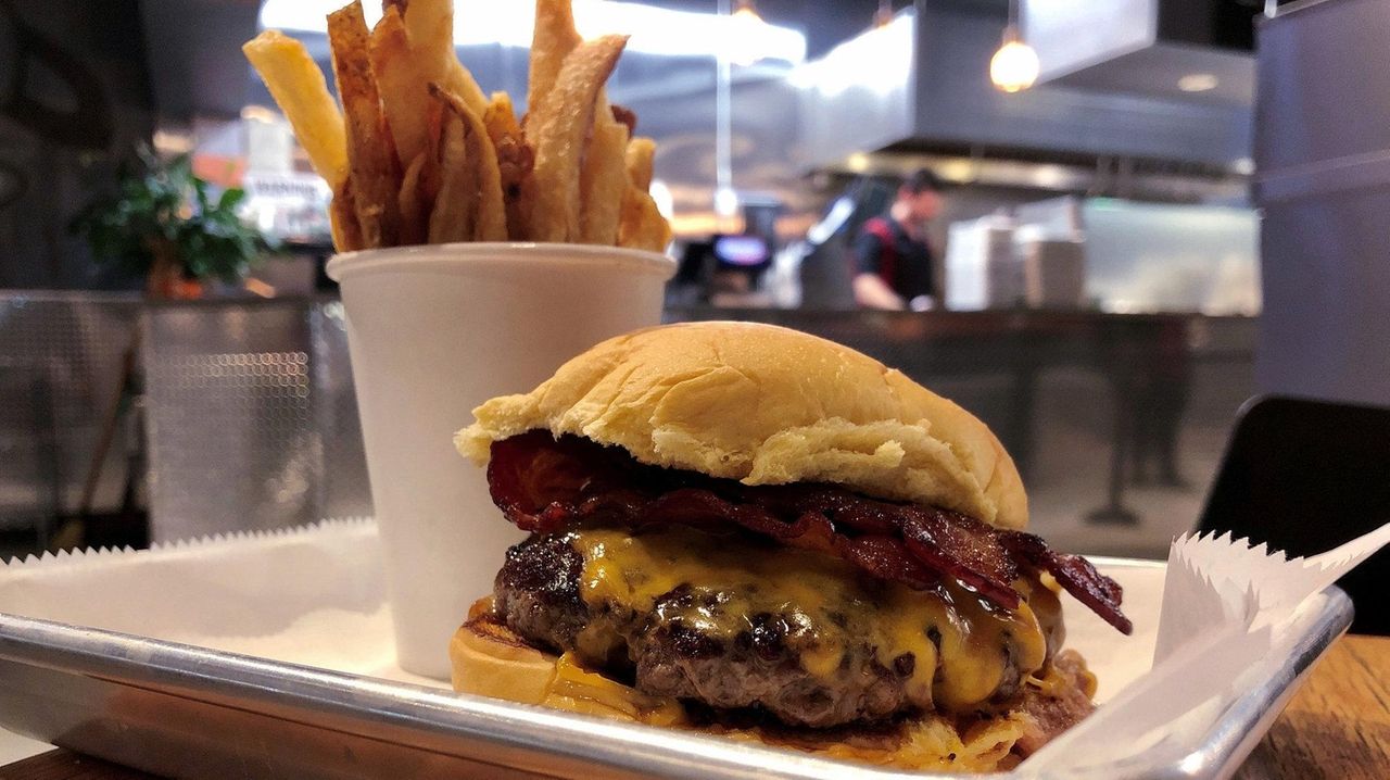 Choppers Burger Bar opens in Glen Head Newsday