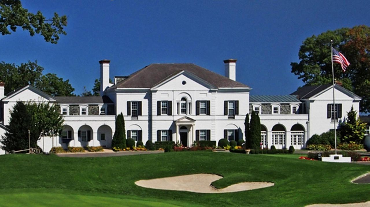 Private golf clubs given OK to open courses, but with severe