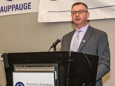 Newsday's Hank Winnicki receives NFF's Distinguished Media Award in flag football