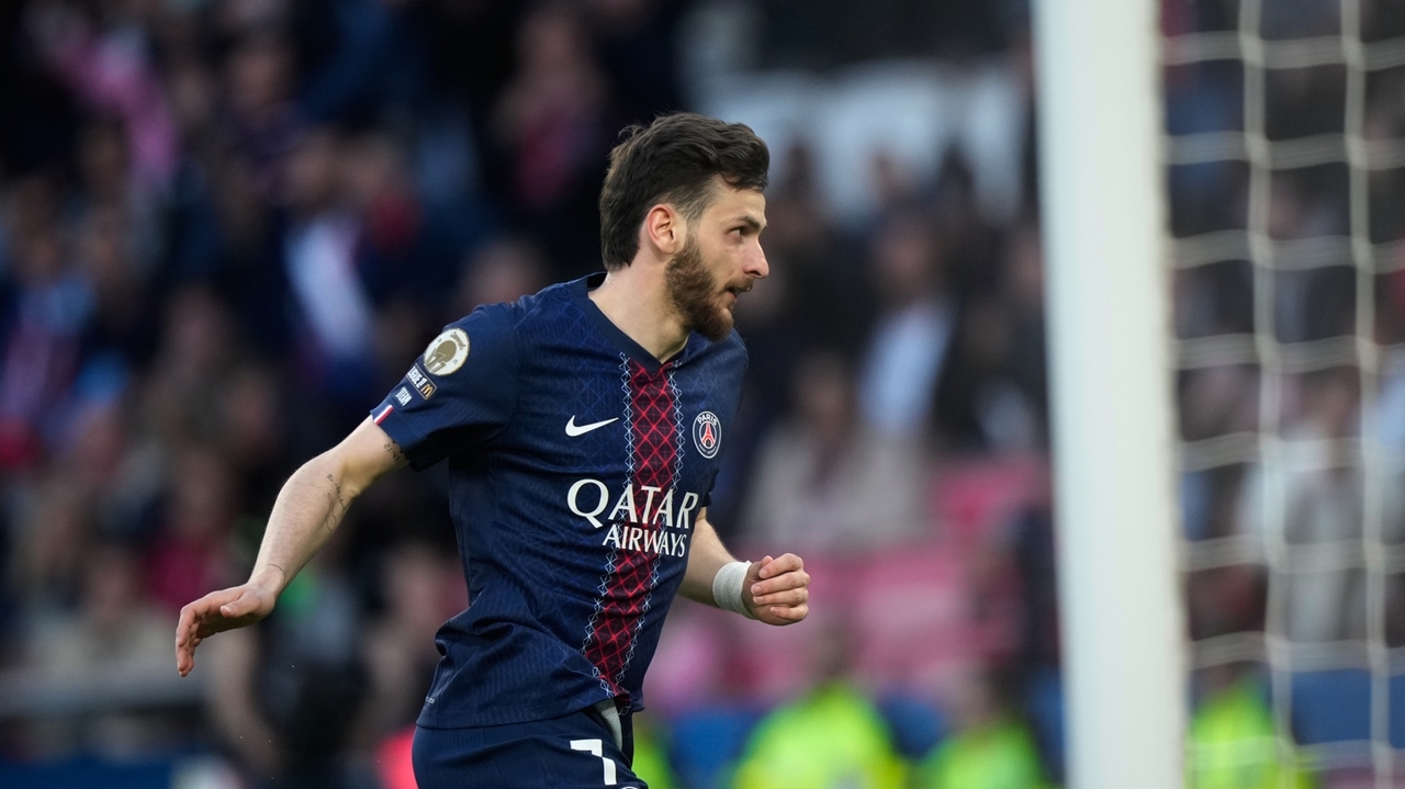 PSG bounces back to open 4-point lead in Ligue 1, Strasbourg reaches