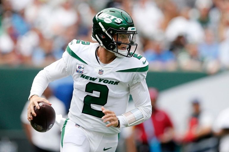 The 0-3 New York #Jets look to snag their first victory against the 2-1 Tennessee  Titans at MetLife Stadium Sunday afternoon.