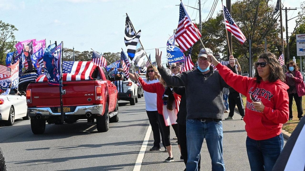 Rolling rally for Trump motors across South Shore - Newsday