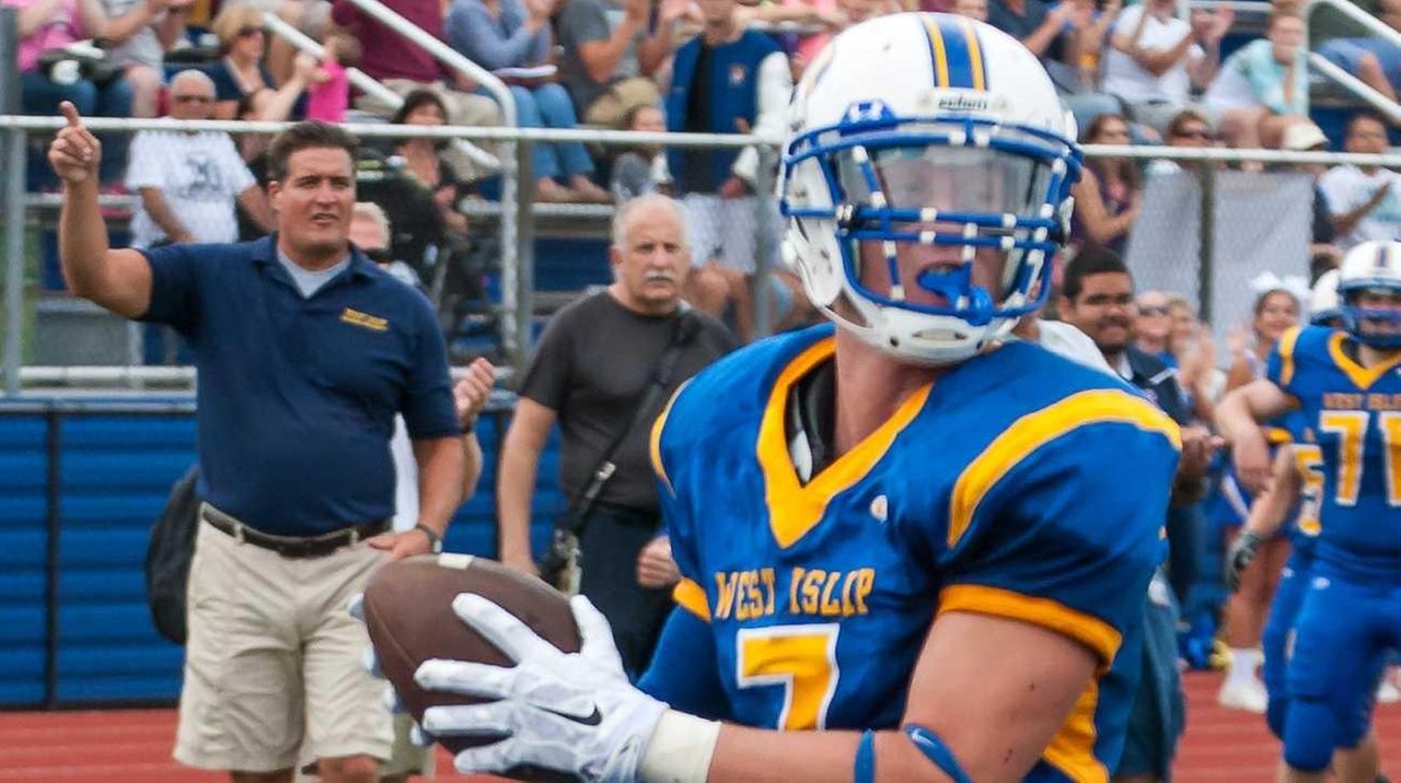 West Islip is a power once again in Suffolk II football Newsday