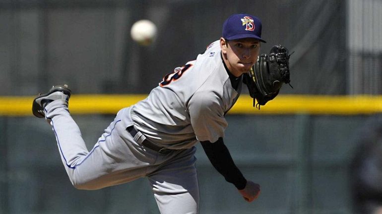 Binghamton Mets starting pitcher Matt Bowman throws against the Erie...