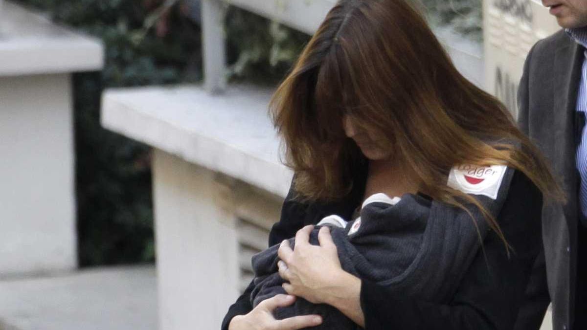 French first lady takes new baby girl home - Newsday