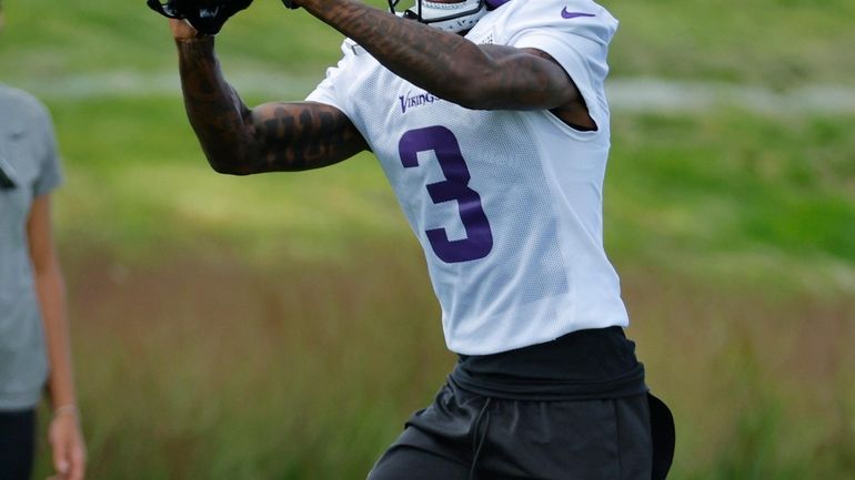 Vikings rookie, top draft choice Justin Jefferson turning heads at Training  Camp