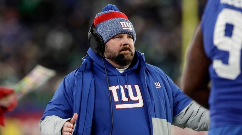 Head coach Brian Daboll of the Giants looks on in the...