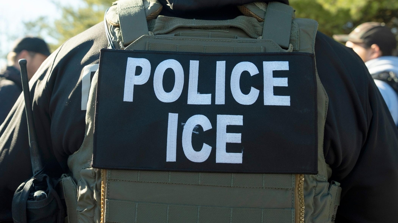 ICE says it has made tentative job offers to more than 1,000 as hiring ...