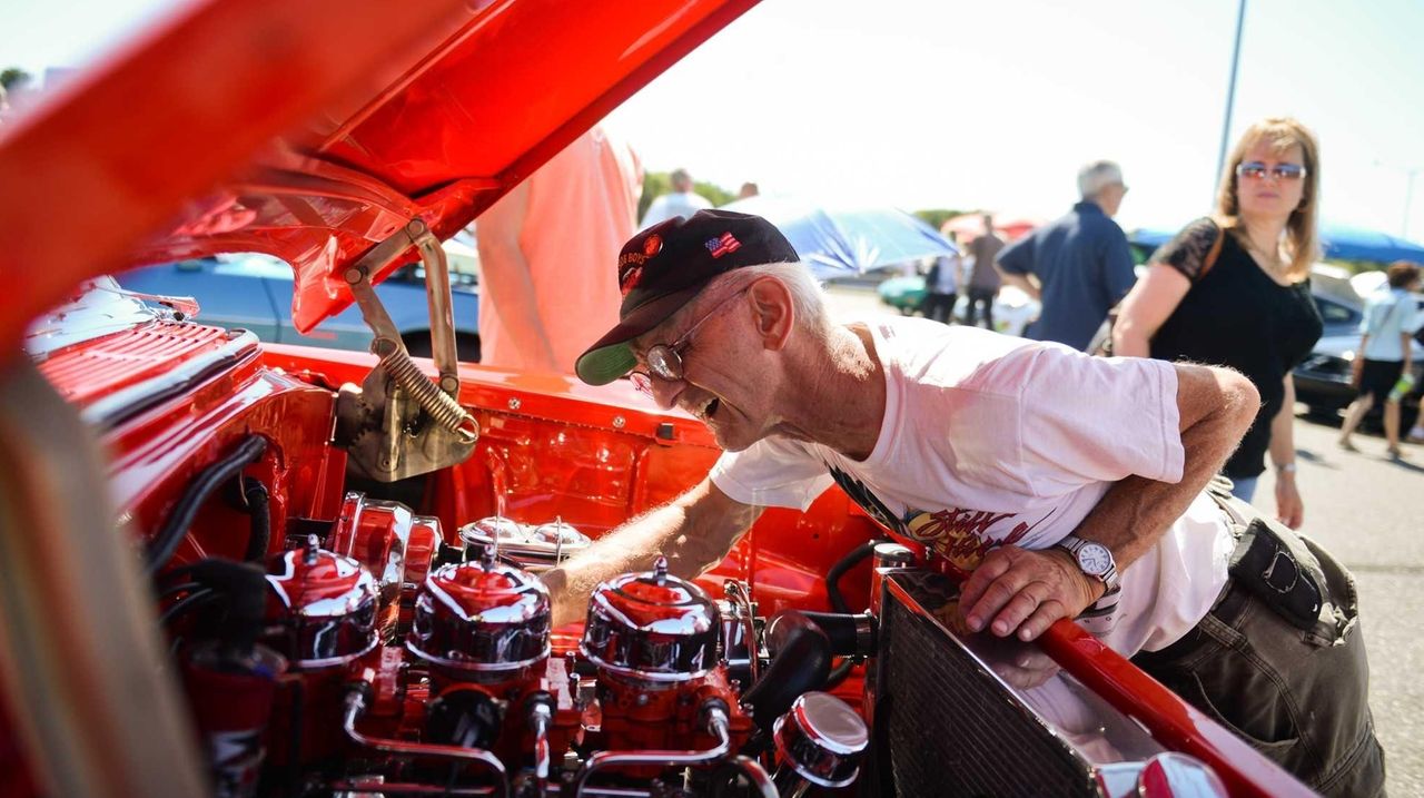 Long Island Cars show rumbles into MacArthur Airport Newsday
