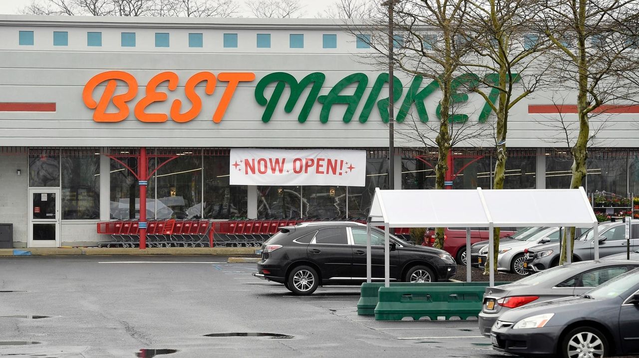 Best Market opens in Syosset, moves forward with Center Moriches plan