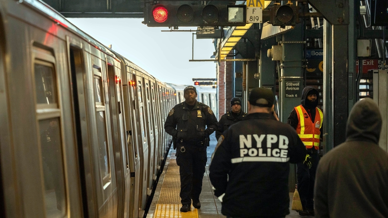 New York governor to push for expanded mental health laws, citing violence on subway - Newsday