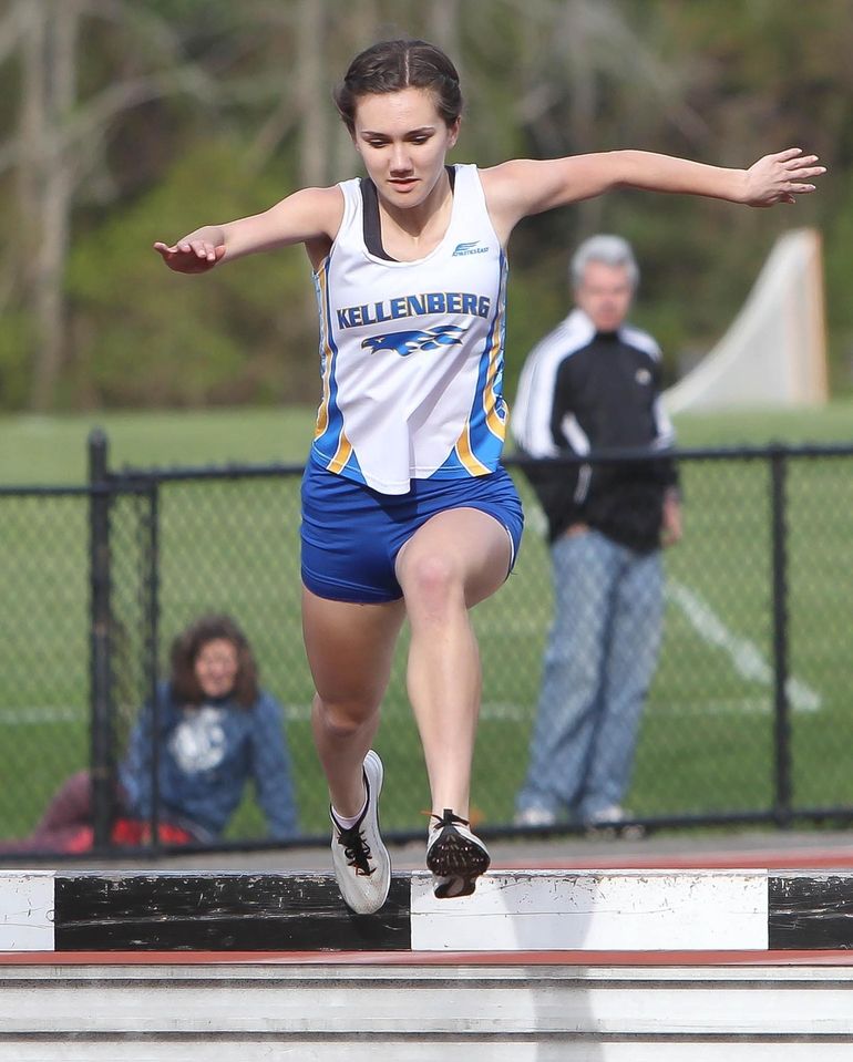 Cold Spring Harbor's Tony Kasper wins 1,000M steeplechase at