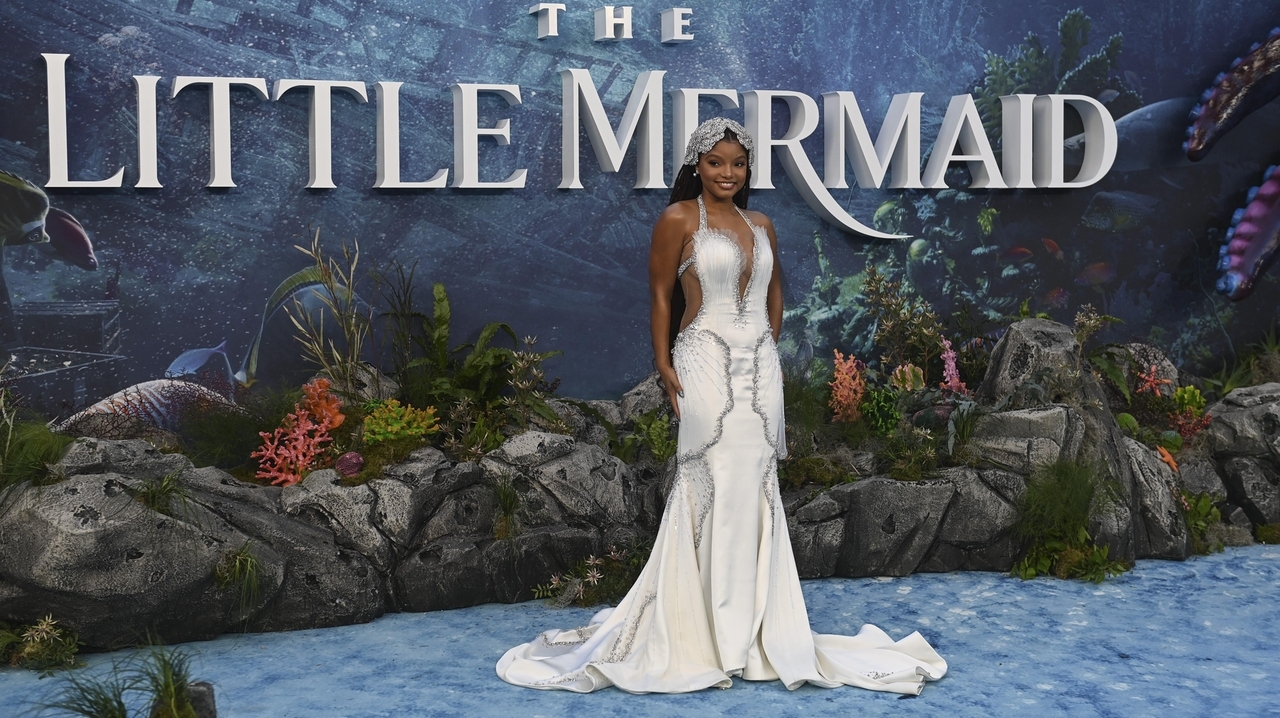 What is mermaidcore? The fin-tastic style is trending this summer - Vimarsana News