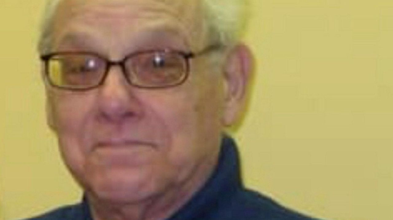 Martin Topf dies; veteran and inventor from East Meadow was 83 Newsday