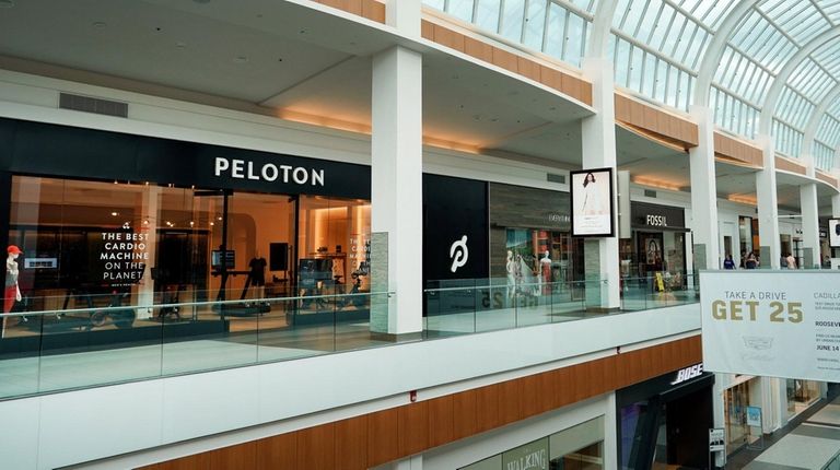 Retail Roundup: Peloton biking into Roosevelt Field mall with new store -  Newsday