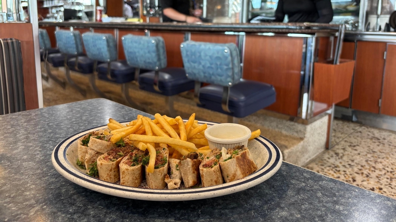 New Hyde Park Diner closes, reopens as Lava Diner