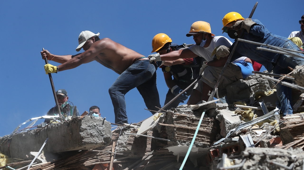 Colombia Earthquake Death Toll Reaches 181 As New President Faces Crisis