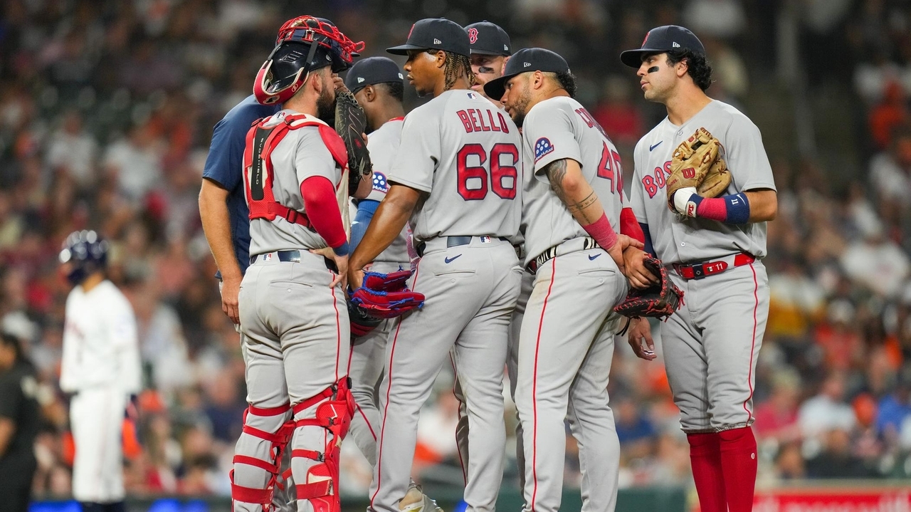 Umpire loses track of count, leading to walk instead of strikeout for ...