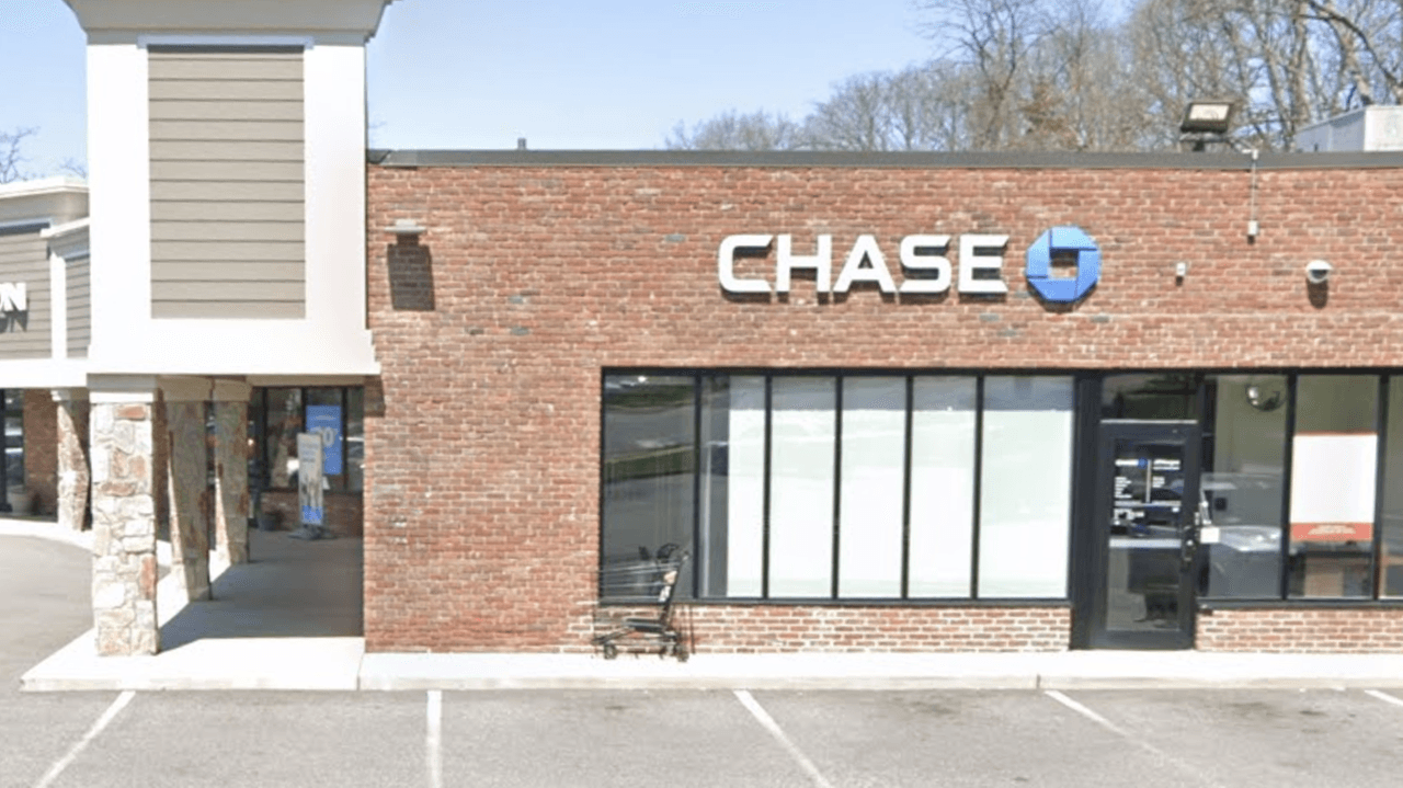 Bohemia couple Randy Hill and Donna Hovanec charged with robbing Chase bank, other stores