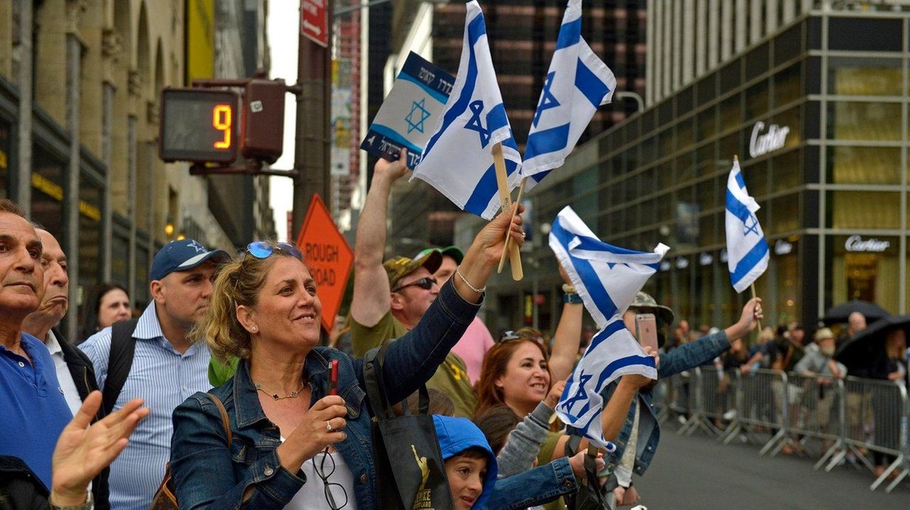 Celebrate Israel Parade Steps Off In Manhattan On Sunday Newsday 4380