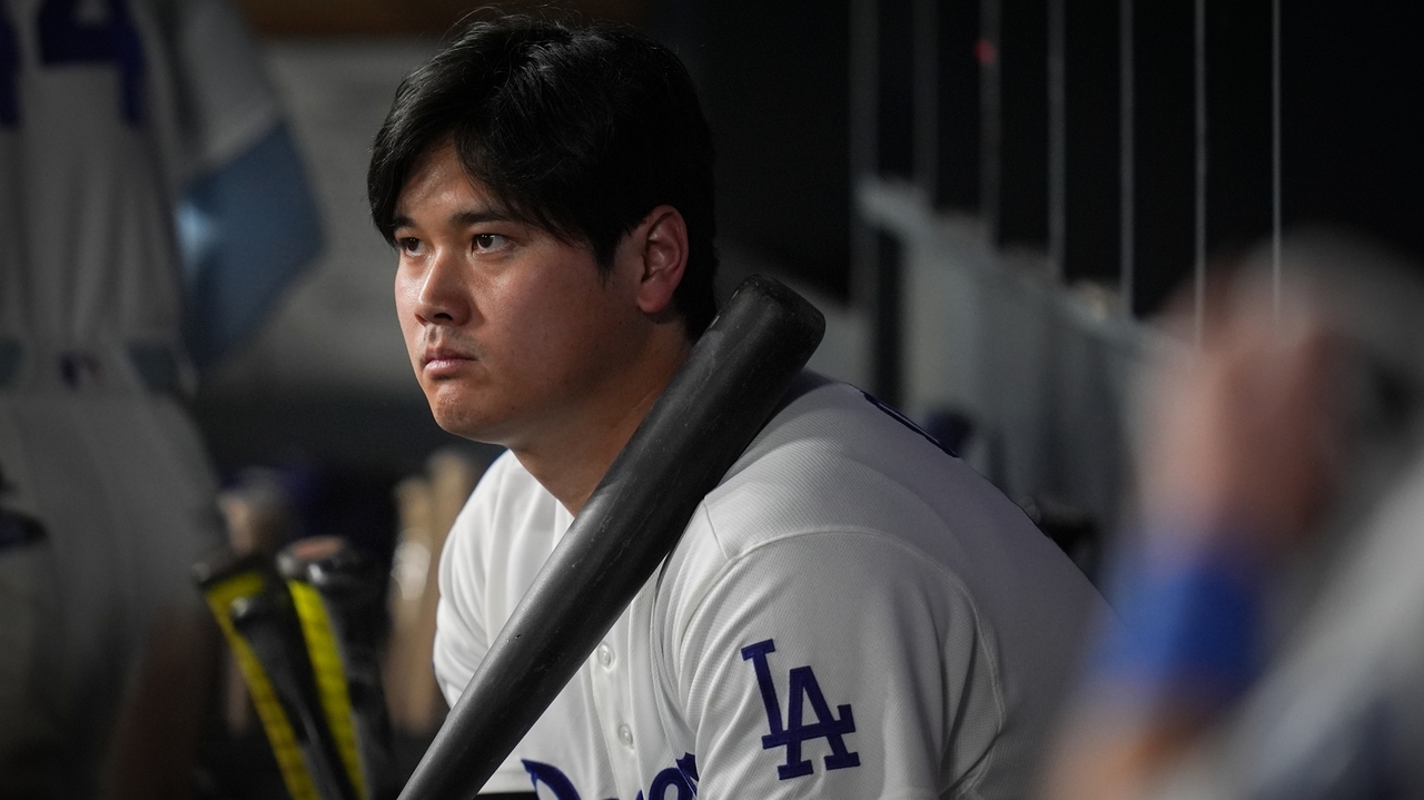 Ohtani hits early 3-run homer but comes up empty late as Dodgers get ...