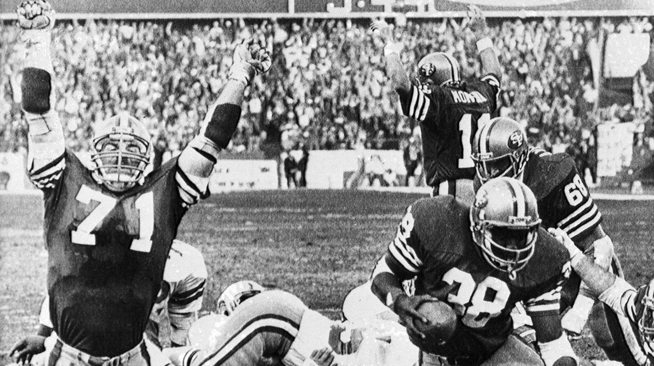 Fahnhorst, 49er tackle who won two titles, dies at 66 