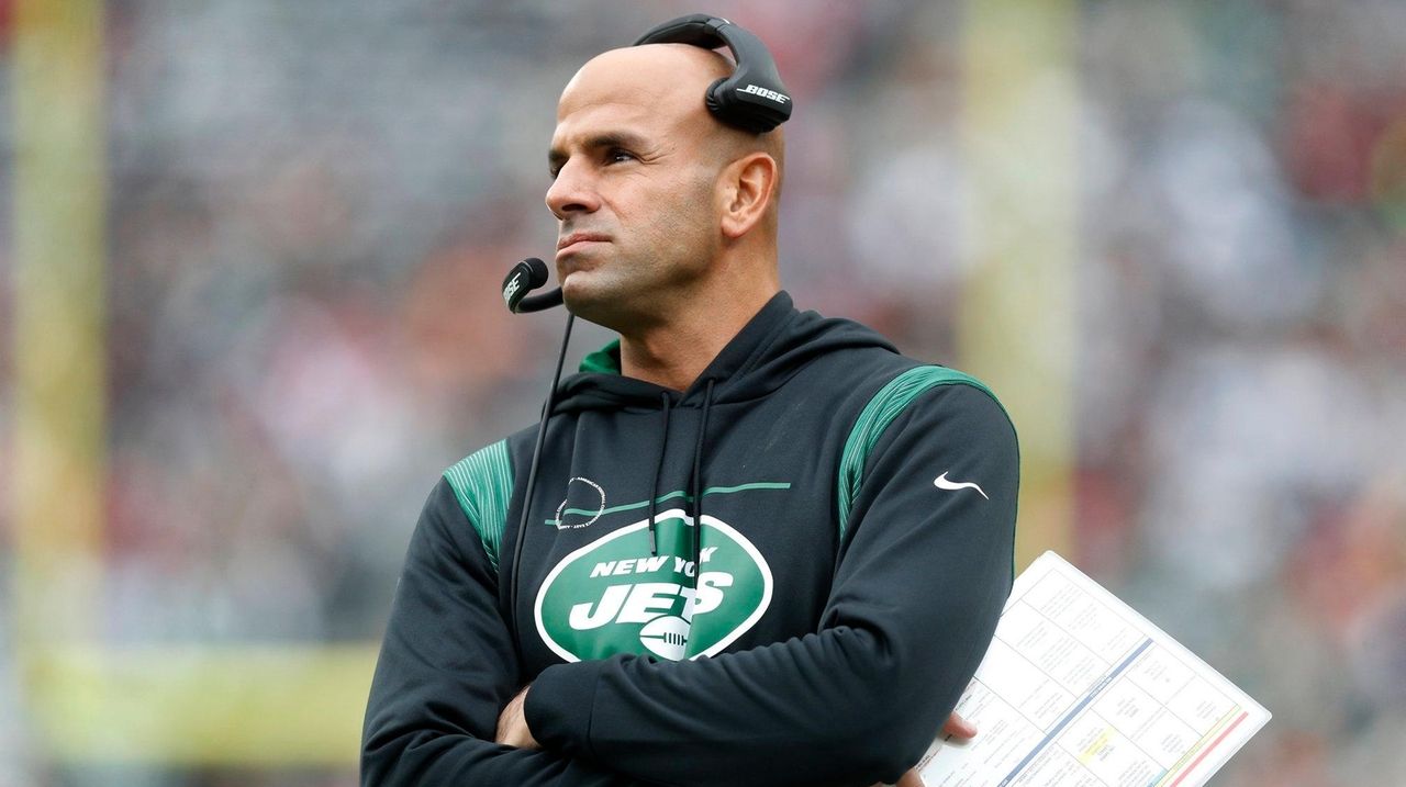 Jets Fans Yelled At Zach Wilson & Robert Saleh After Latest Loss