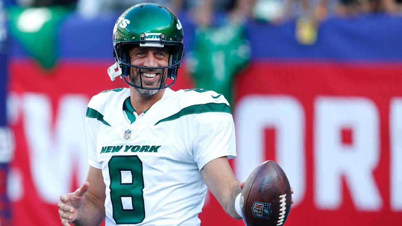 Aaron Rodgers touchdown video: Jets QB throws first score to Garrett Wilson  in preseason game vs. Giants - DraftKings Network