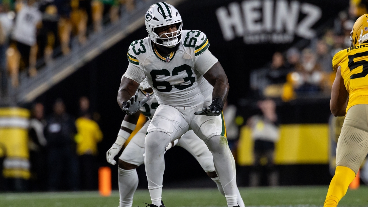 Panthers sign Rasheed Walker as one-year stop gap at left tackle, AP ...