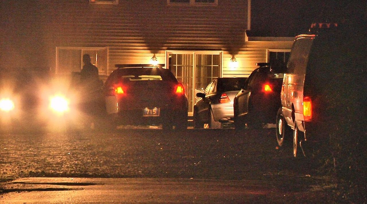 Man found shot in car on Poospatuck Reservation in Mastic, police say