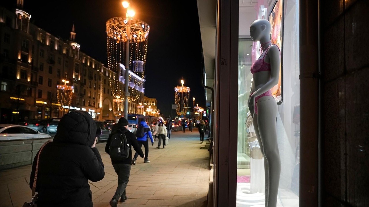 As Putin orchestrates his reelection, a resilient Russian economy is a key selling point - Vimarsana News