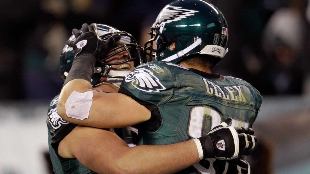 Rob Gronkowski? Bring back Brent Celek? What Eagles could do at