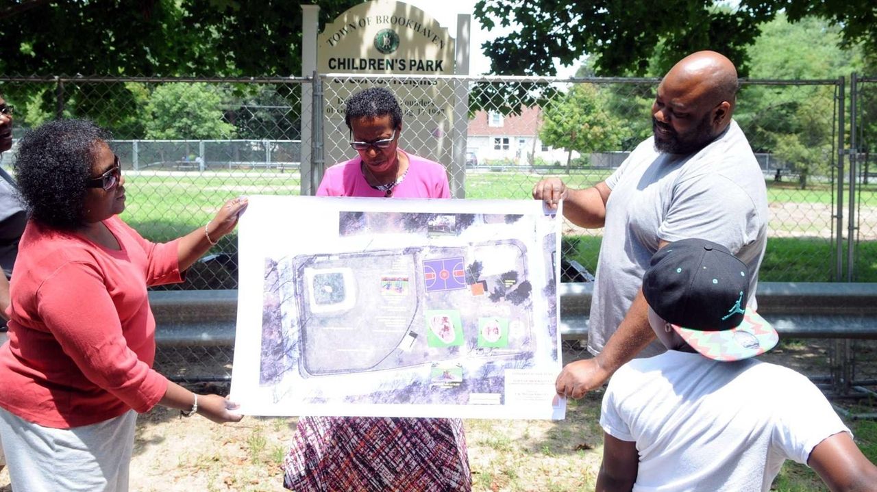 Town, civic association fund major renovations at Gordon Heights