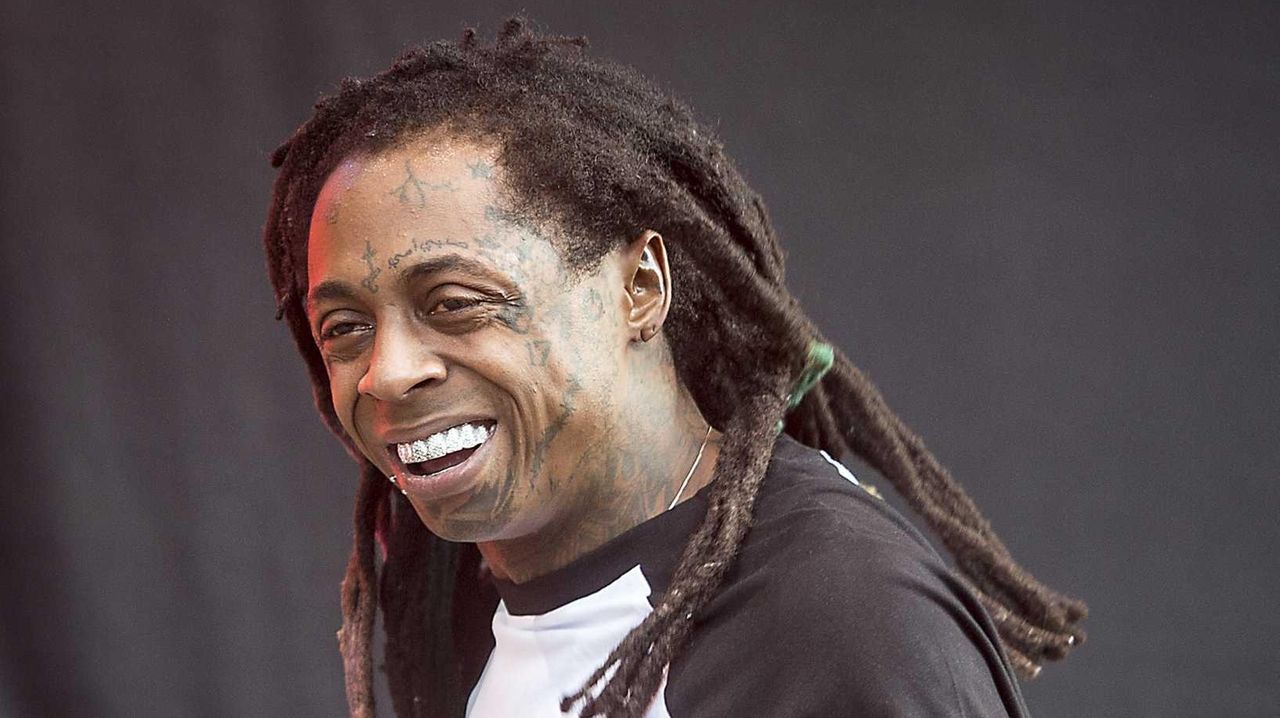 Lil Wayne hospitalized after 2 seizures on plane Newsday