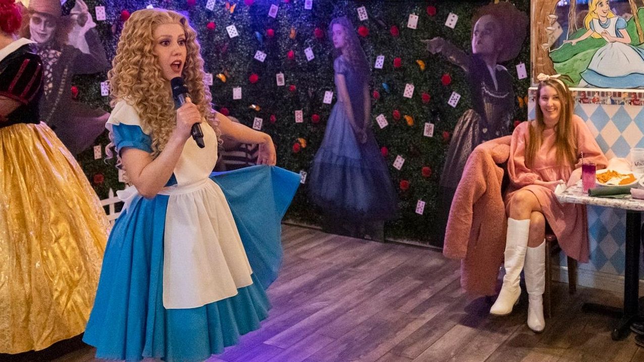 'Alice in Wonderland'-inspired pop-up experience comes to LI