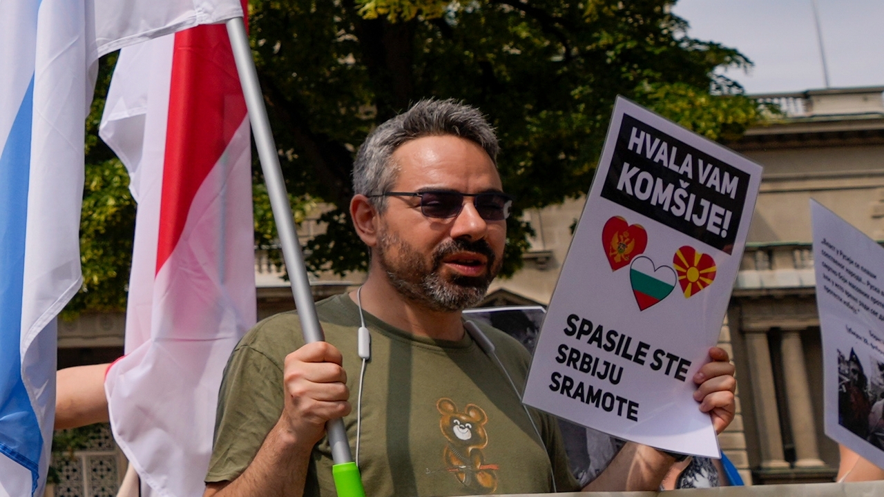 Russian antiwar activist allowed into Serbia after spending more than a day at the Belgrade airport - Vimarsana News