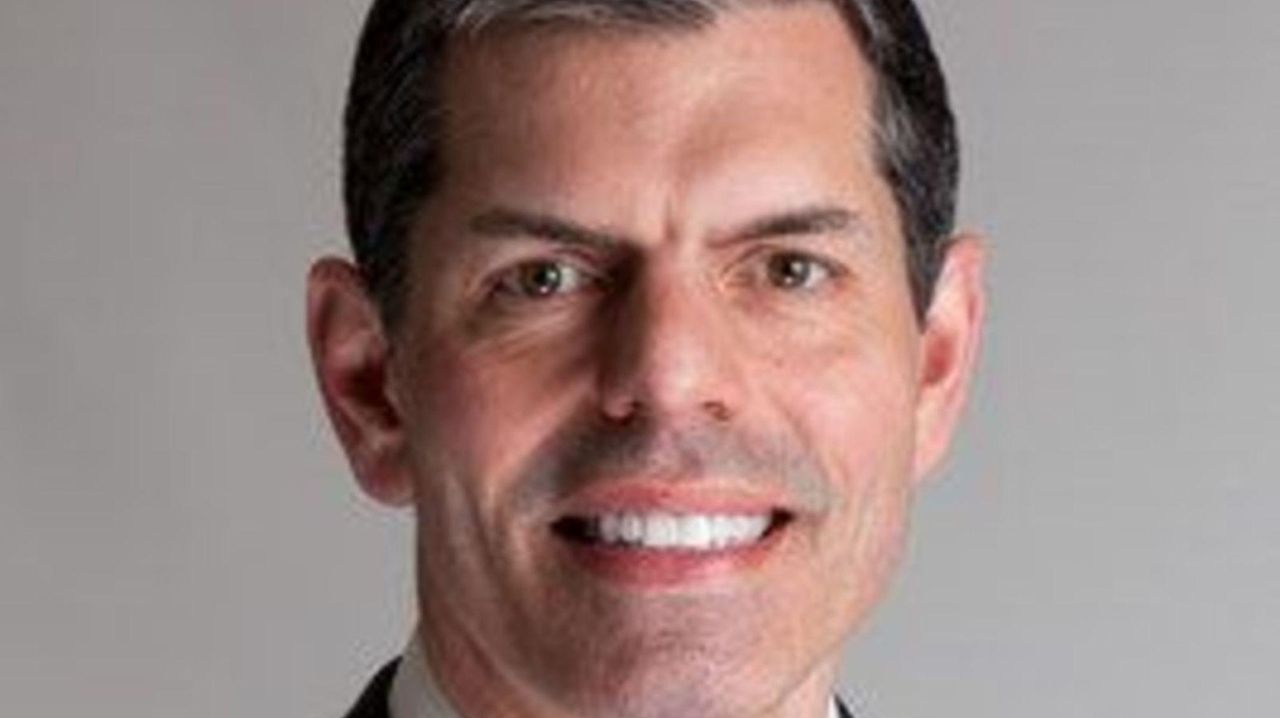 Henry Schein taps former LabCorp exec to head its global dental group