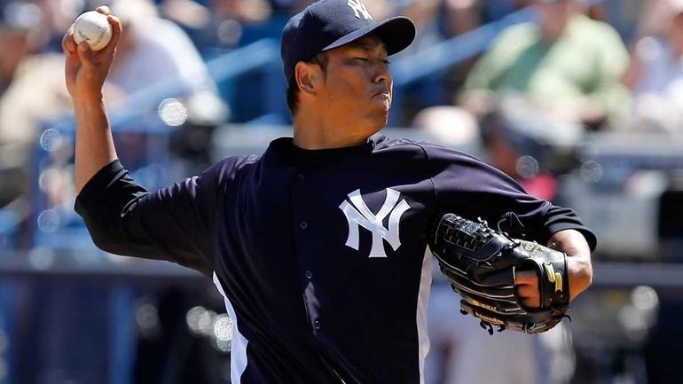 Hiroki Kuroda pitches against the Houston Astros. (March 17, 2012)