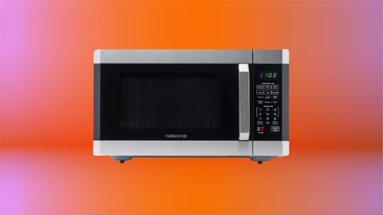 Farberware's Countertop Microwave with Smart Sensor is spacious, affordable and has...