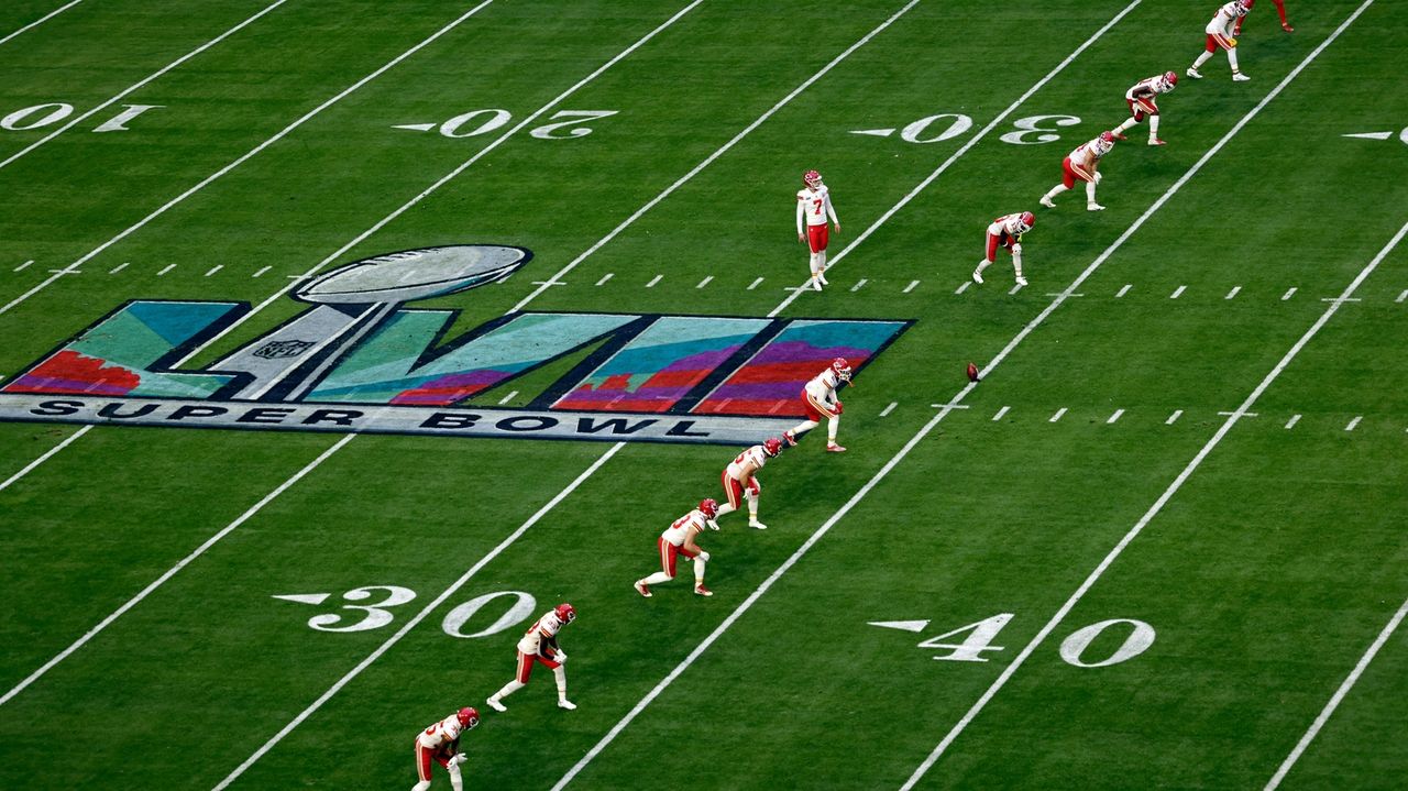 San Francisco 49ers linebacker Oren Burks (48) looks into the backfield  during an NFL preseason football