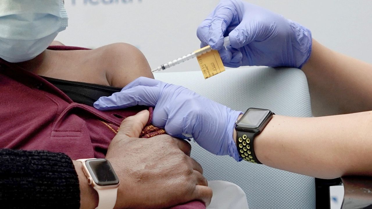 Pfizer seeks to expand omicron COVID19 booster shot to 5 to 11year