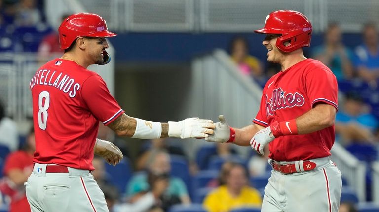 Lorenzen shuts down the Marlins in his Phillies debut. Realmuto homers in  4-2 win